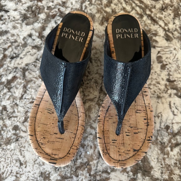 Donal J Pliner Wedge Sandals - Picture 7 of 9